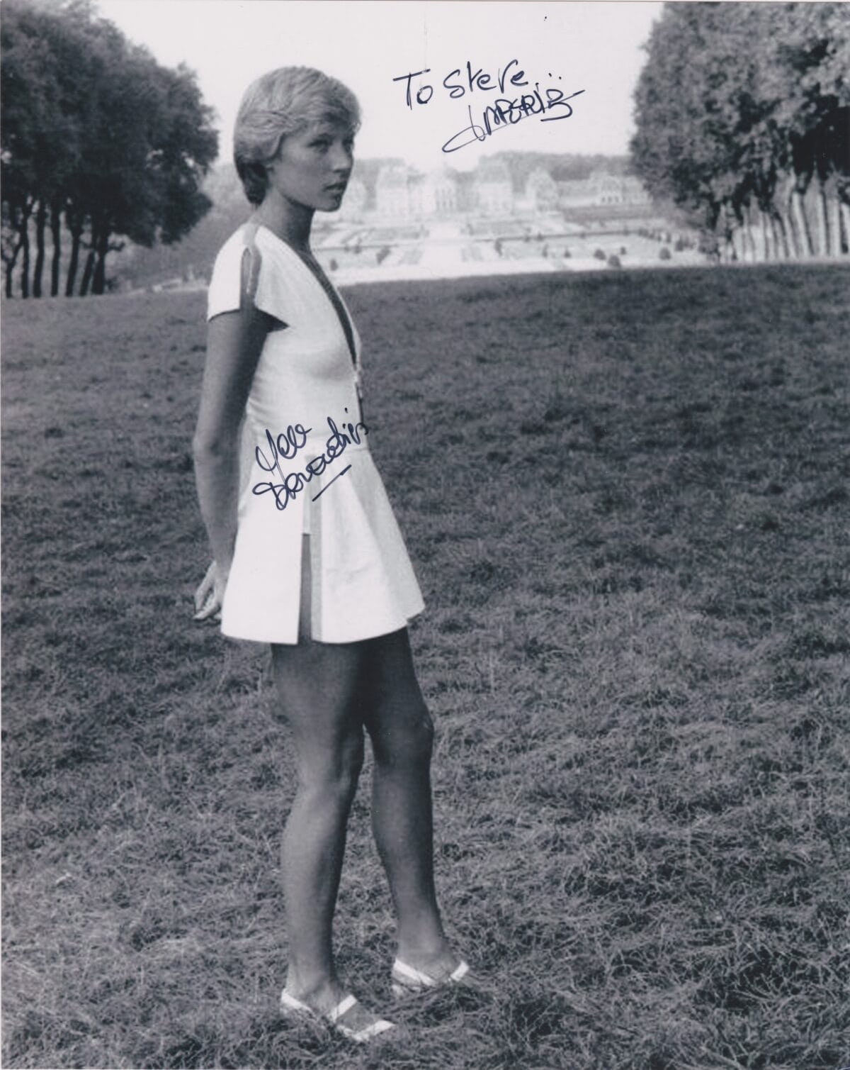 Béatrice Libert - Mademoiselle Deradier - "Moonraker"